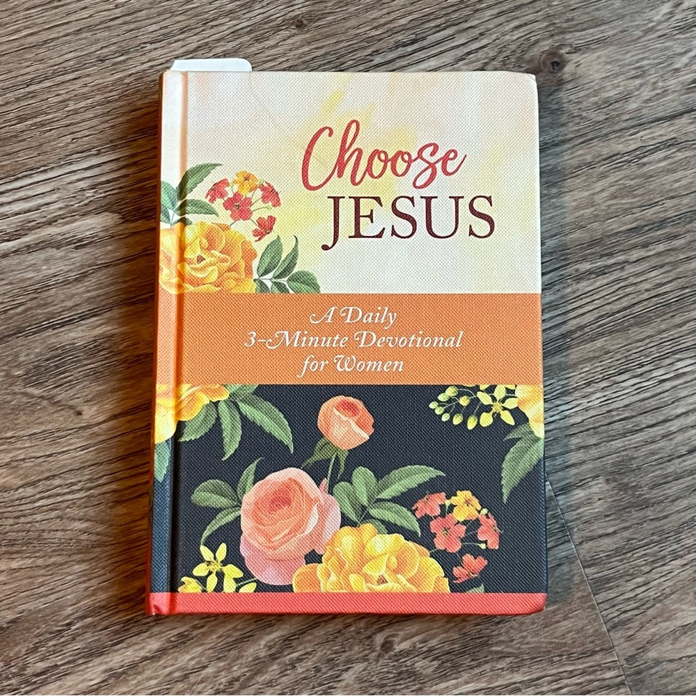 New! Choose Jesus A 3 minute devotional for woman hardcover book